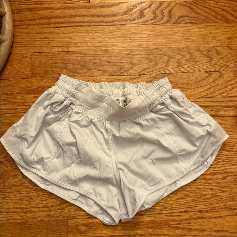 Women's White Lululemon hotty hot shorts